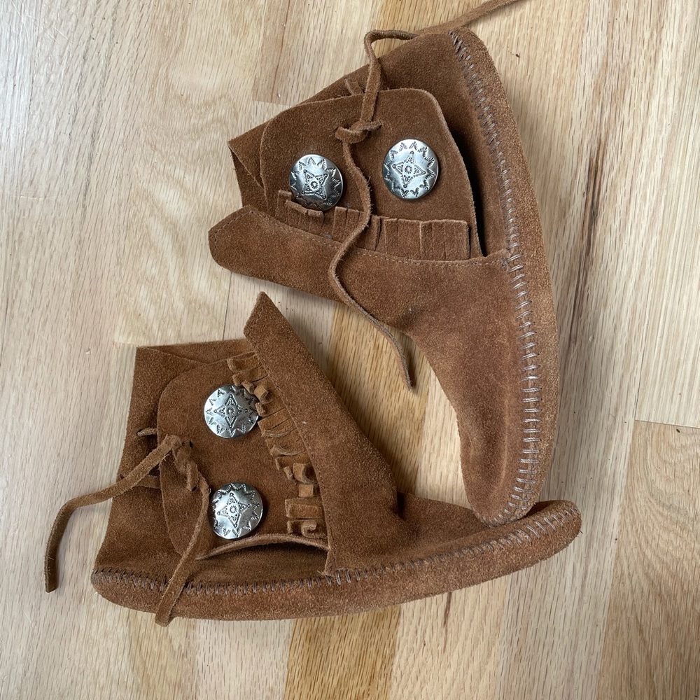 Vintage Minnetonka moccasins suede leather